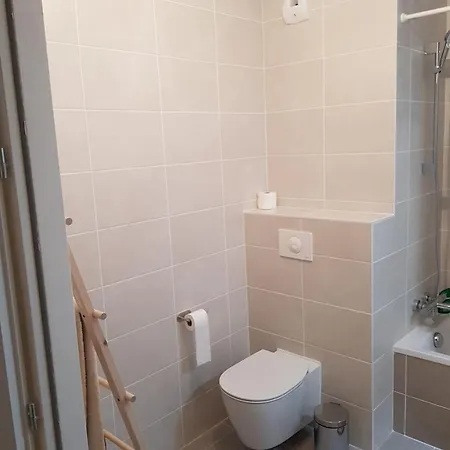 Cosy New Close To Airport, Un, Palexpo ! *